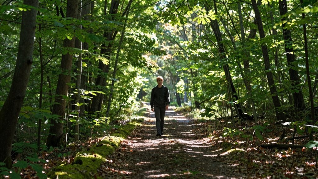 solo walks enhance mental clarity